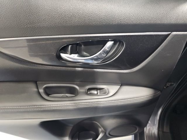 Certified 2018 Nissan Rogue SV AWD/4WD image 18