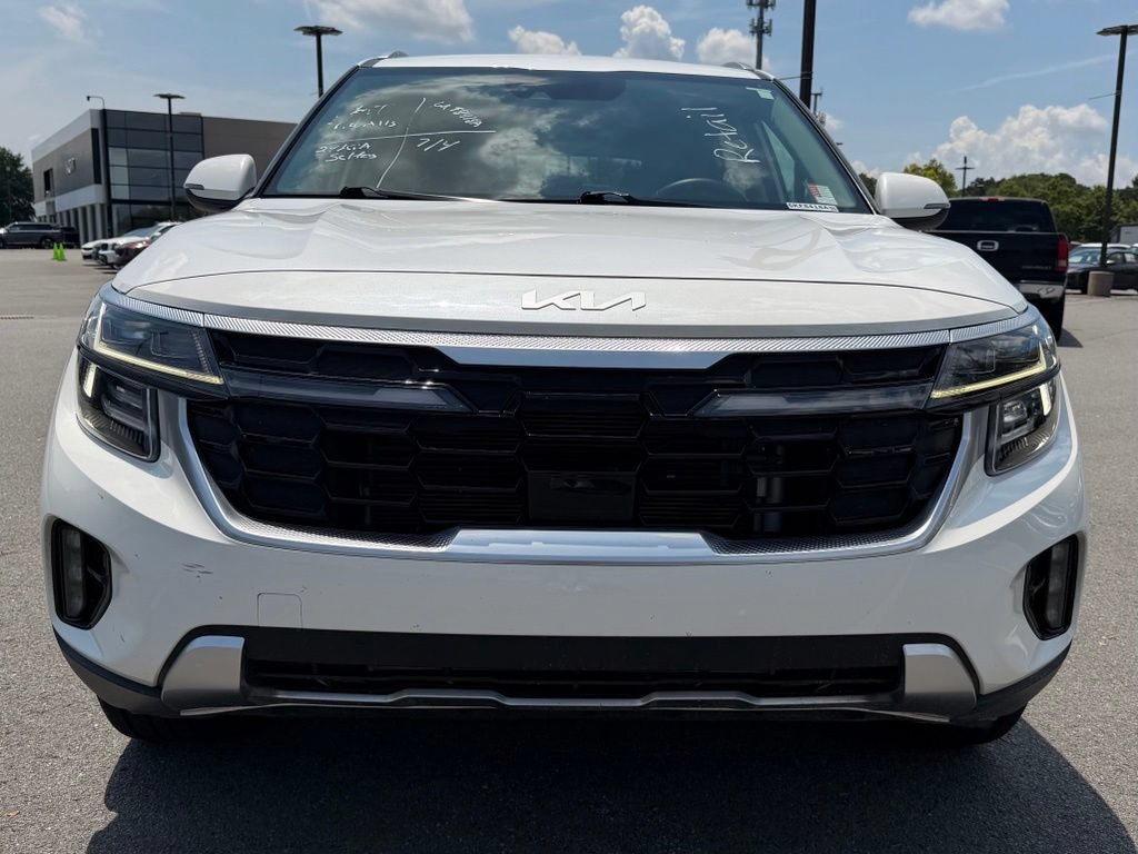 Certified 2024 Kia Seltos SX w/ SX Sunroof Package AWD/4WD image 2