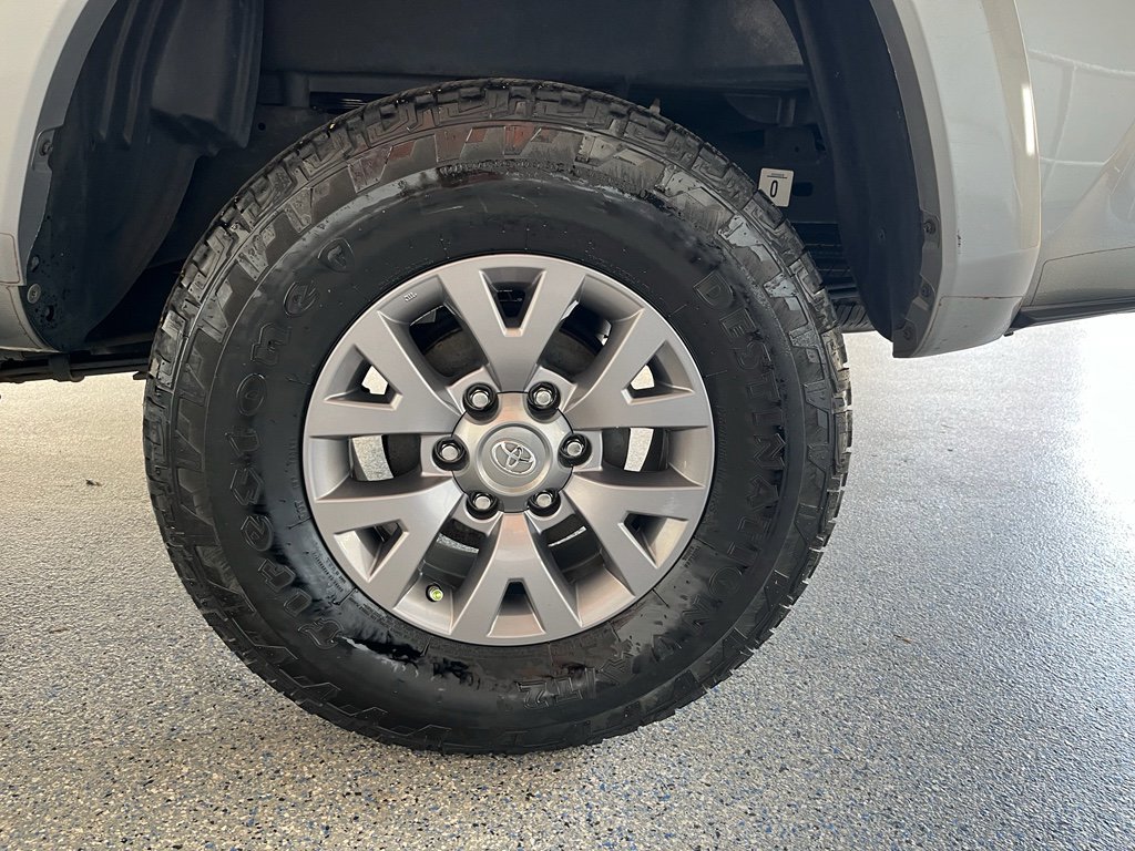Used 2019 Toyota Tacoma SR5 image 31