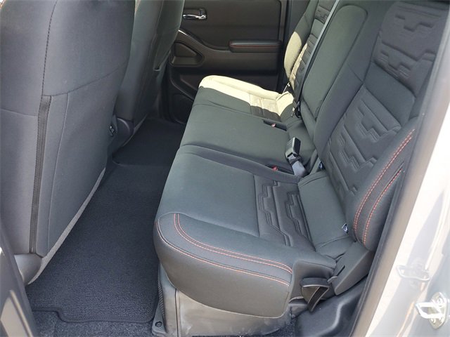 Used 2025 Nissan Frontier PRO-4X w/ Pro Convenience Package image 10