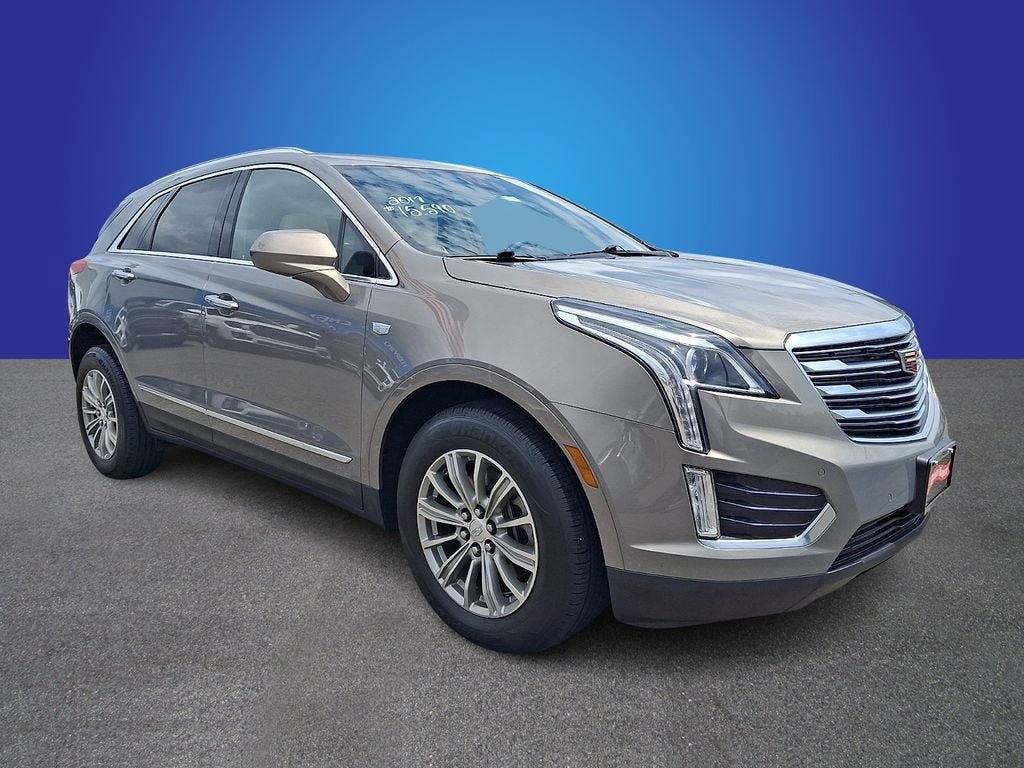 Used 2017 Cadillac XT5 Luxury w/ Driver Awareness Package AWD/4WD image 3