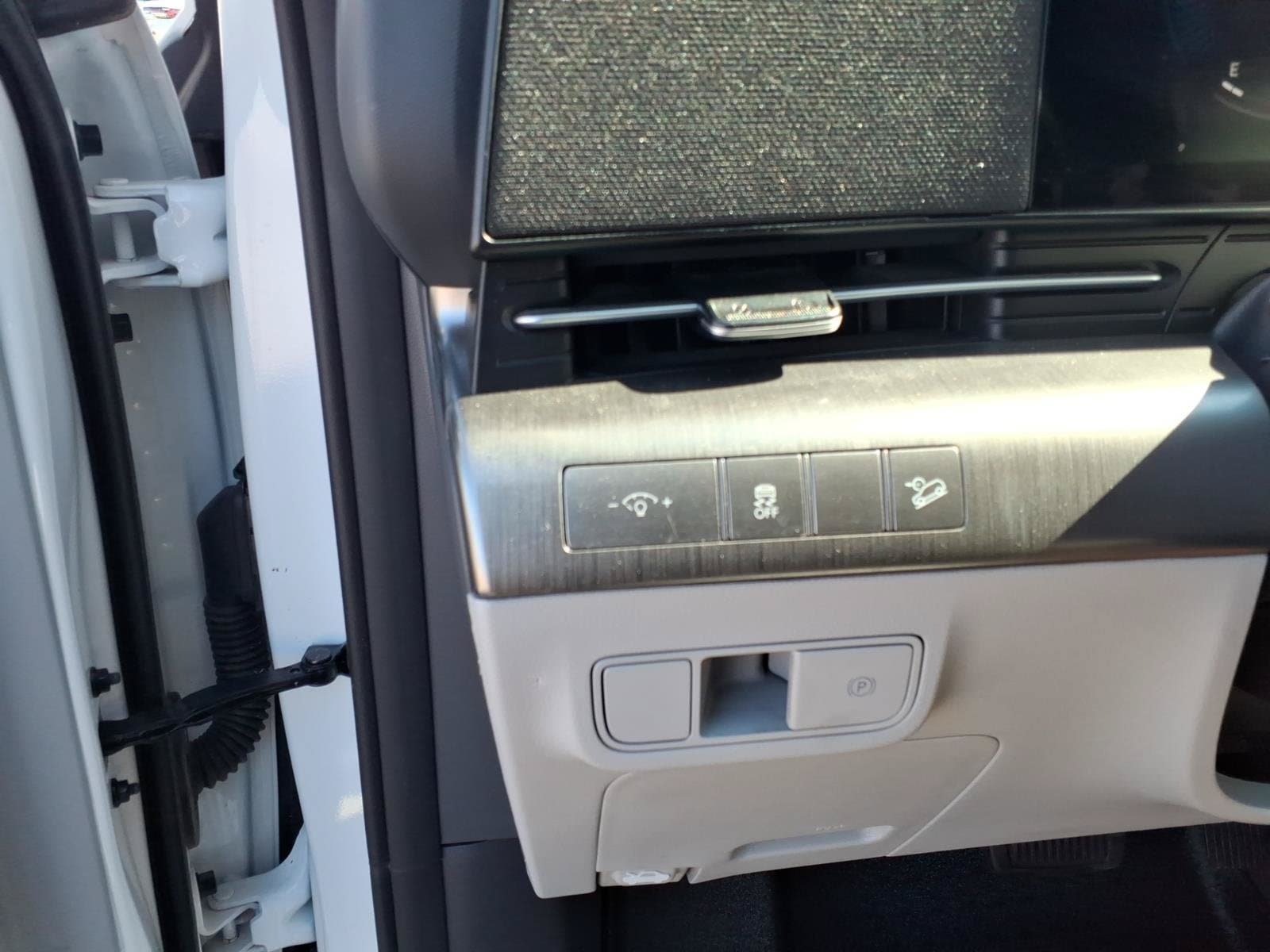 Used 2025 Hyundai Kona SEL FWD image 19