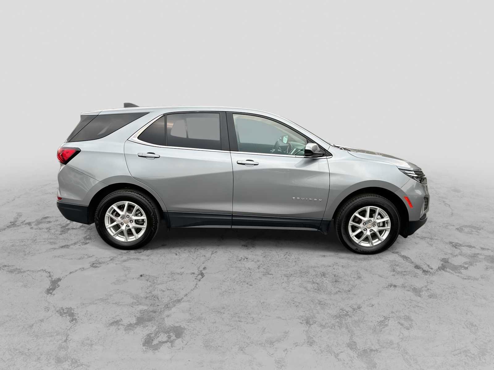 Used 2024 Chevrolet Equinox LT AWD/4WD image 9