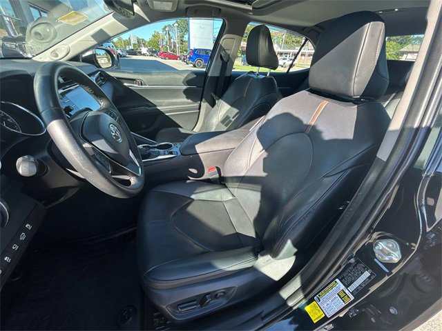 Used 2020 Toyota Camry XLE image 17