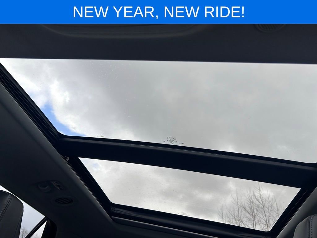 Used 2023 Ford Explorer XLT w/ Equipment Group 202A image 20