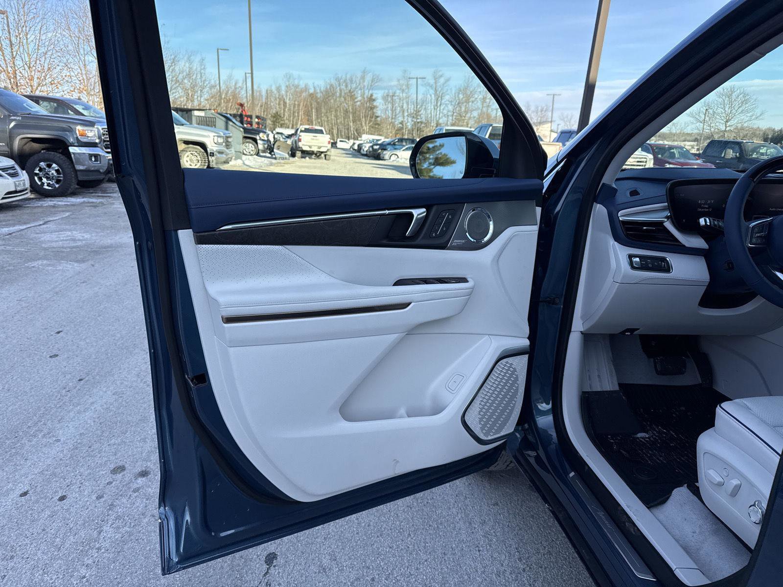 New 2026 Buick Enclave Avenir w/ Super Cruise Package image 5