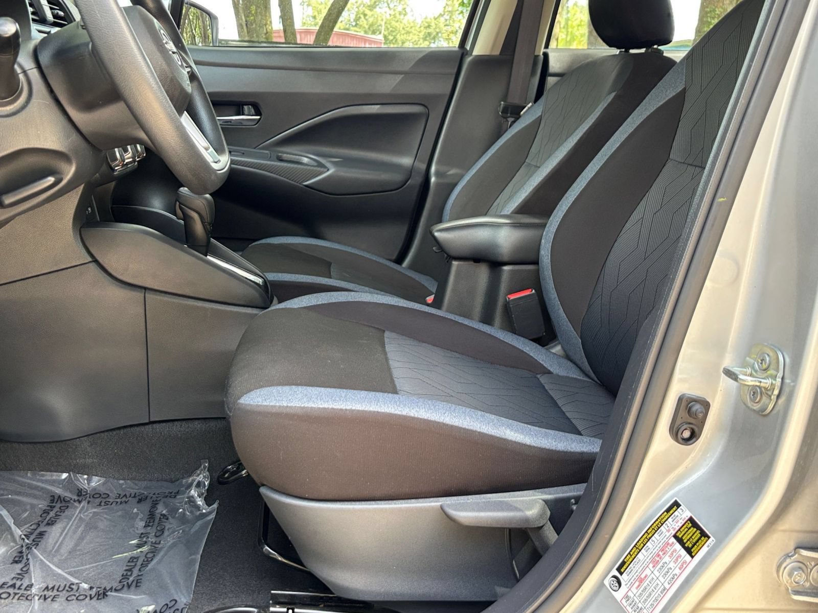 Used 2025 Nissan Versa SV FWD image 24