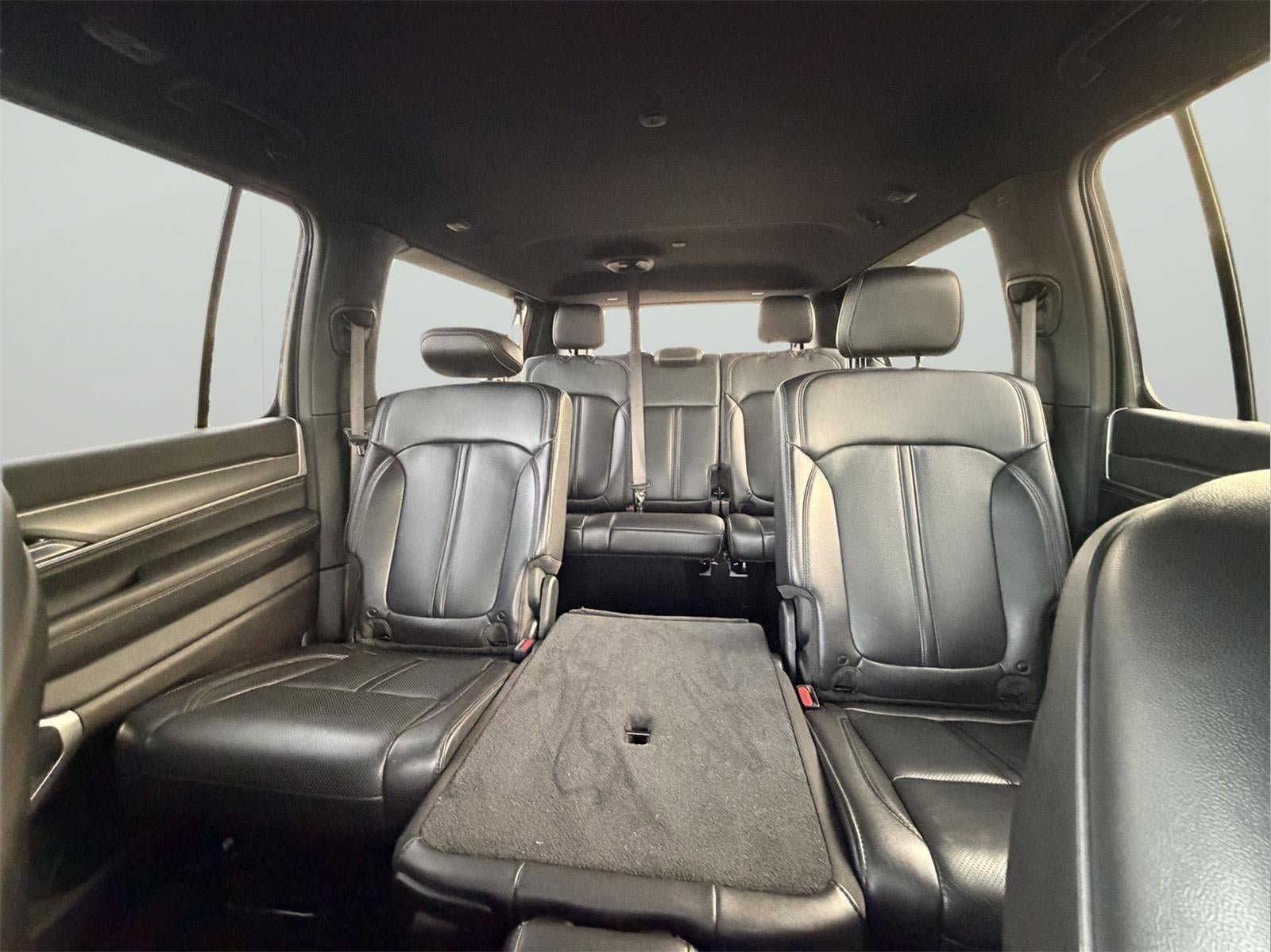 Used 2025 Jeep Wagoneer L 4WD image 31