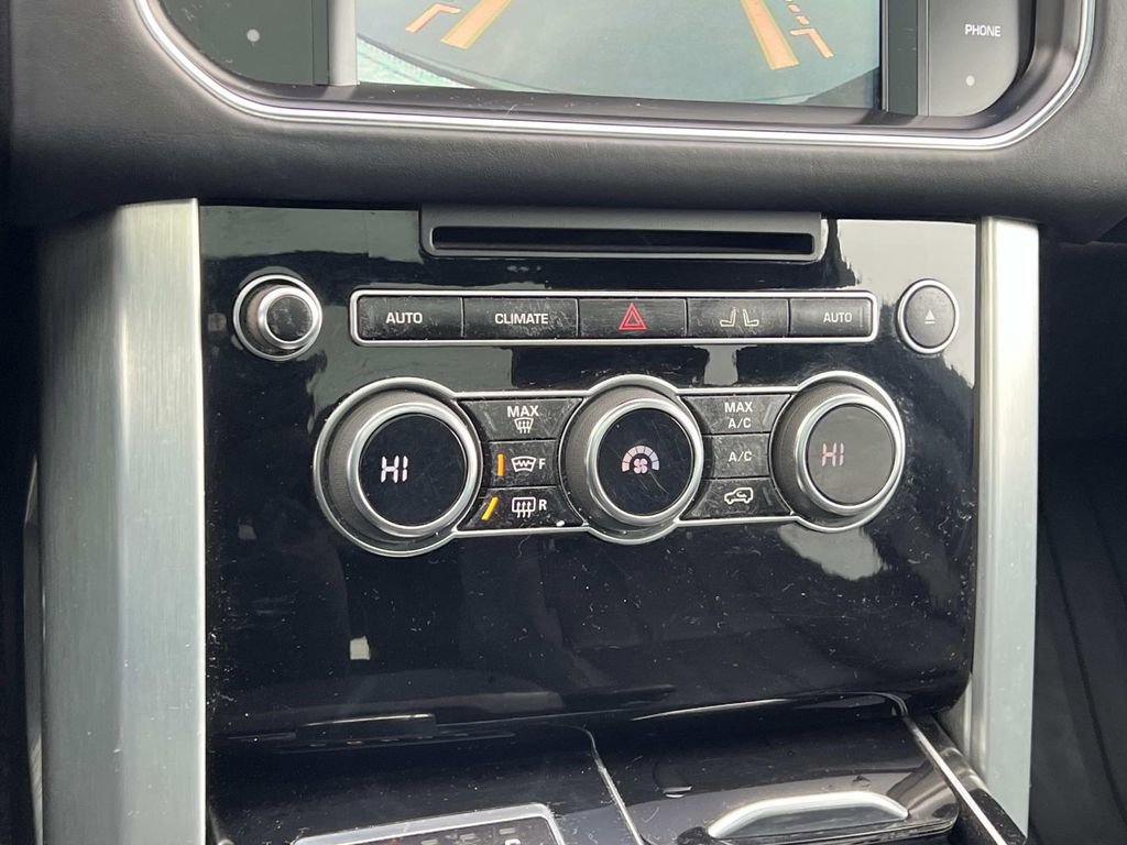 Used 2015 Land Rover Range Rover Supercharged image 31