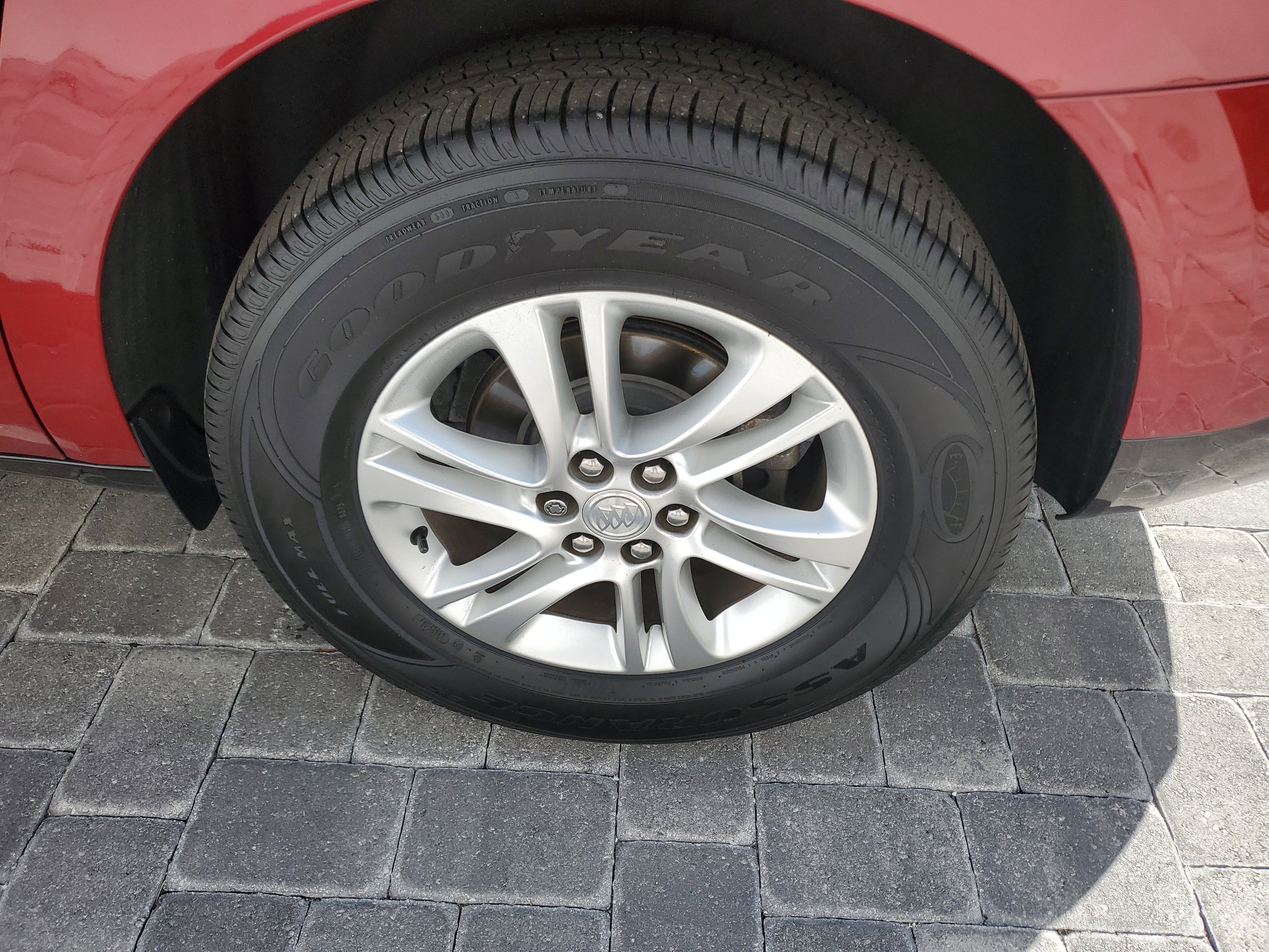 Used 2020 Buick Enclave Essence w/ Sound and Sites Package image 6