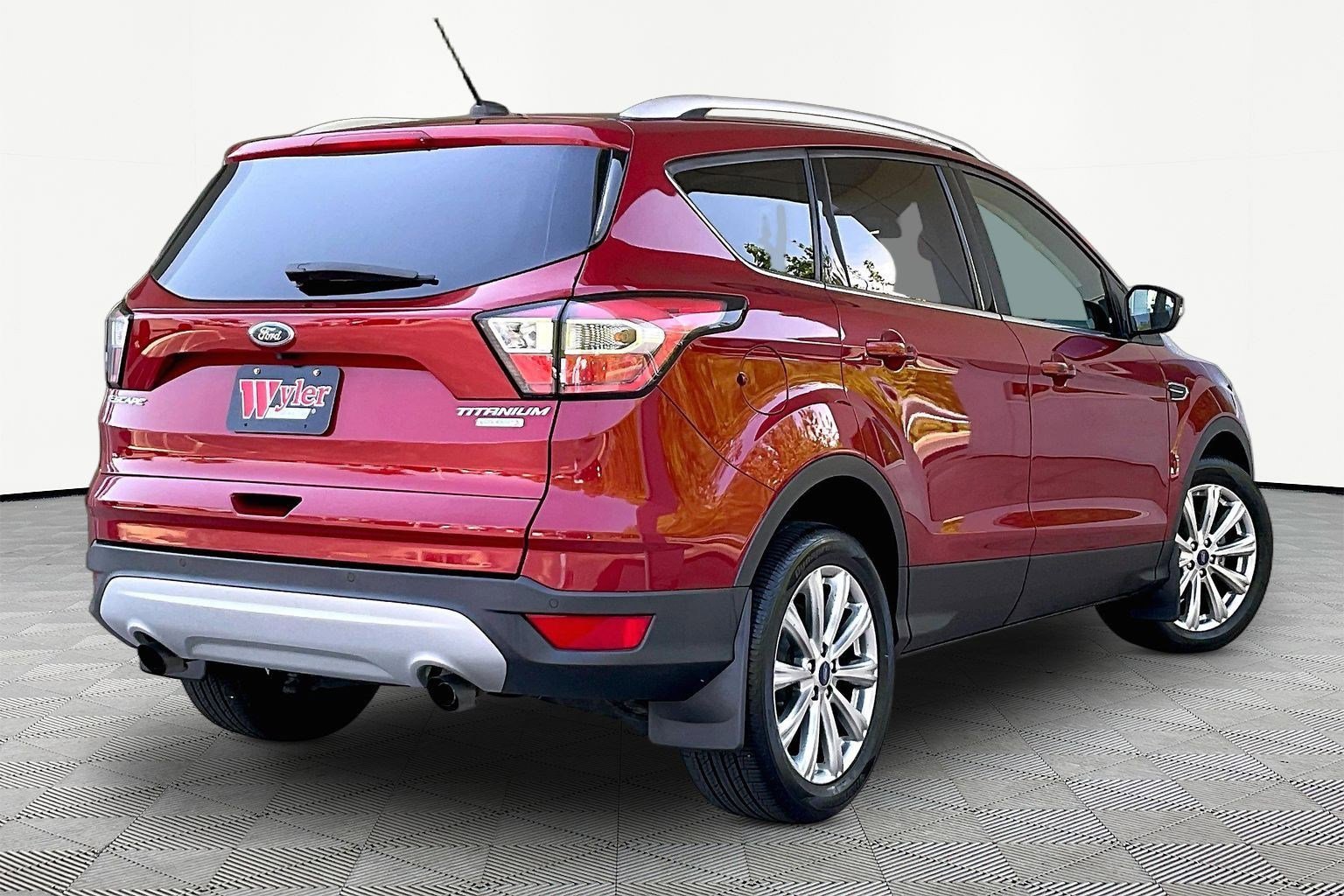 Used 2017 Ford Escape Titanium FWD image 6