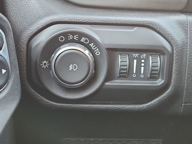 Used 2019 Jeep Wrangler Unlimited Sahara image 17