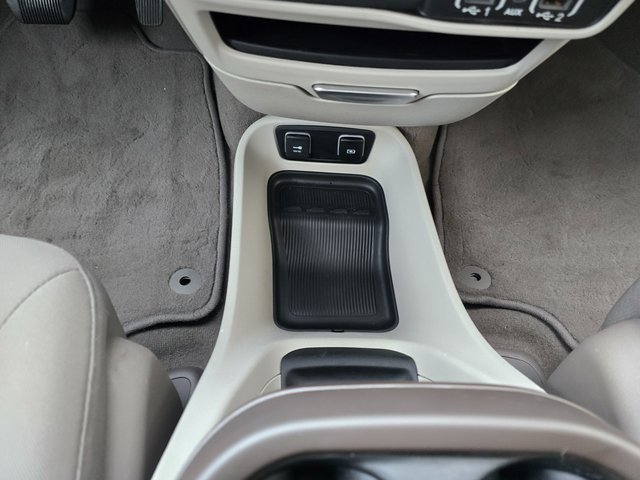 Used 2021 Chrysler Pacifica Touring image 26