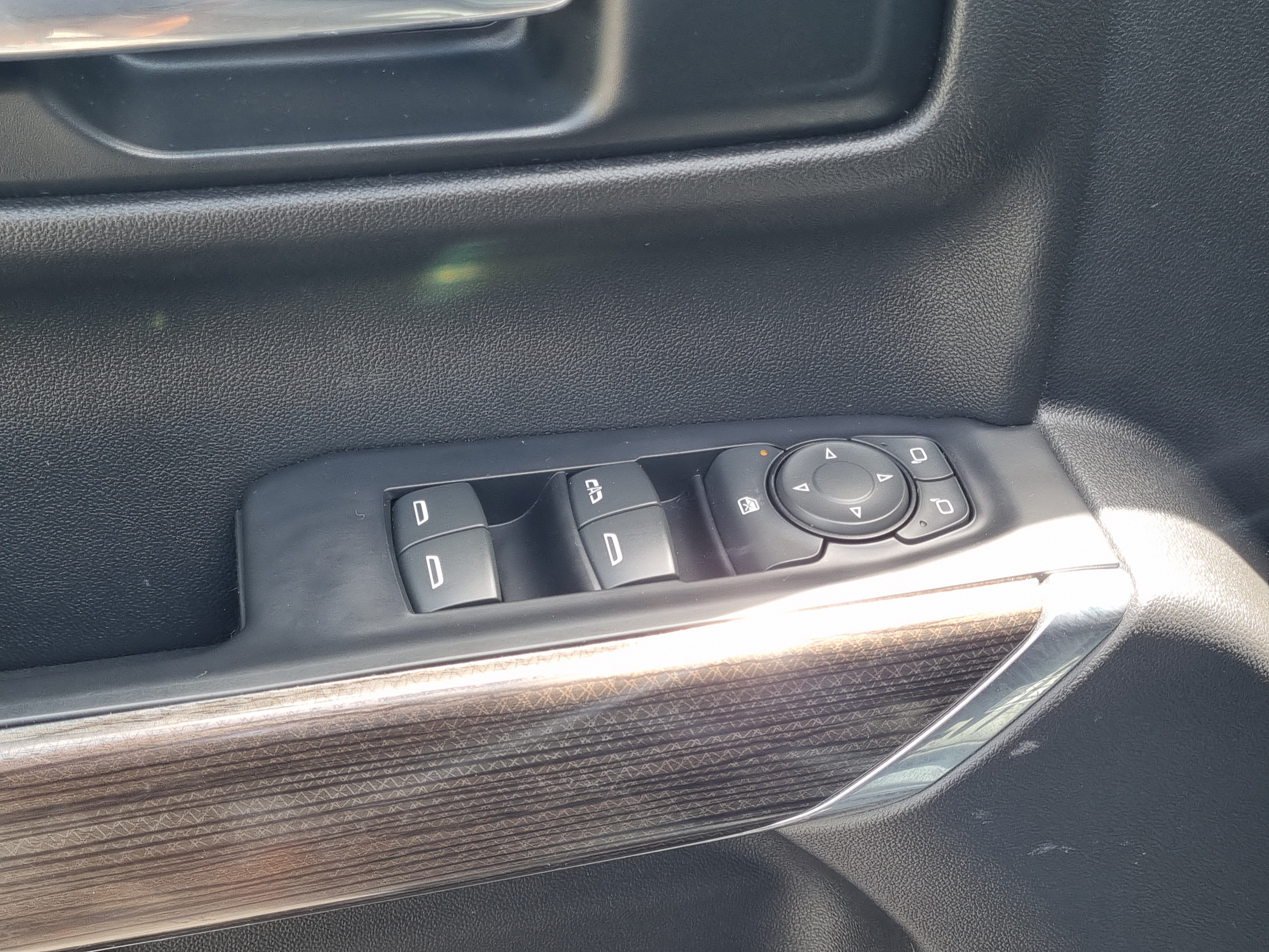 Used 2020 Chevrolet Silverado 1500 LT w/ All-Star Edition RWD image 21