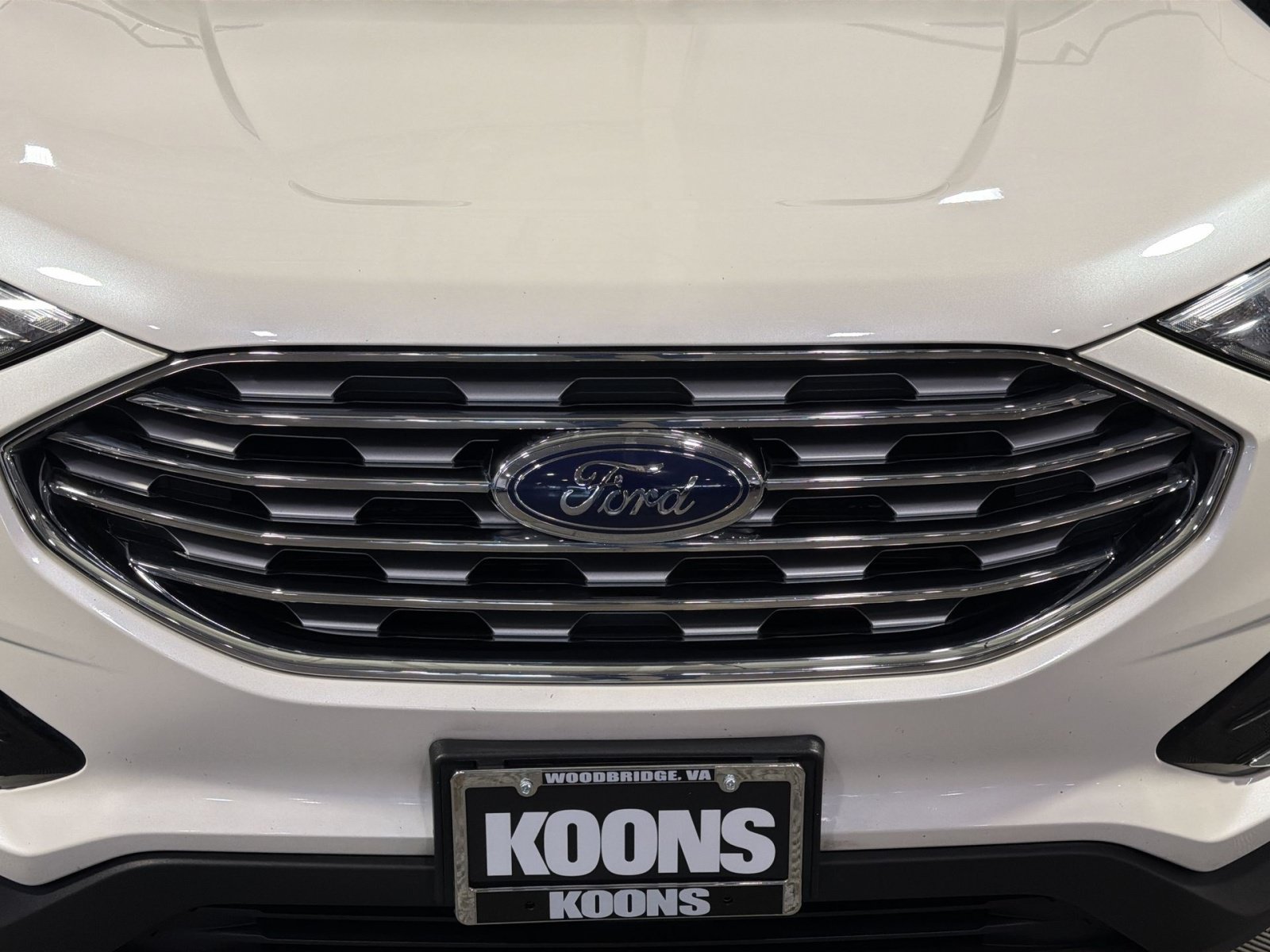 Used 2019 Ford Edge Titanium w/ Class II Trailer Tow Package AWD/4WD image 12
