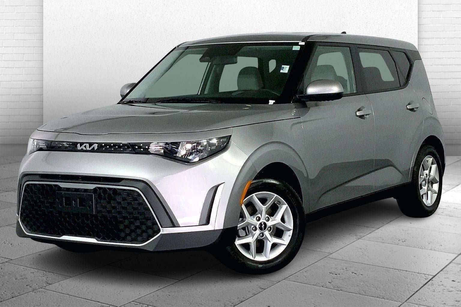 Certified 2025 Kia Soul LX image 12