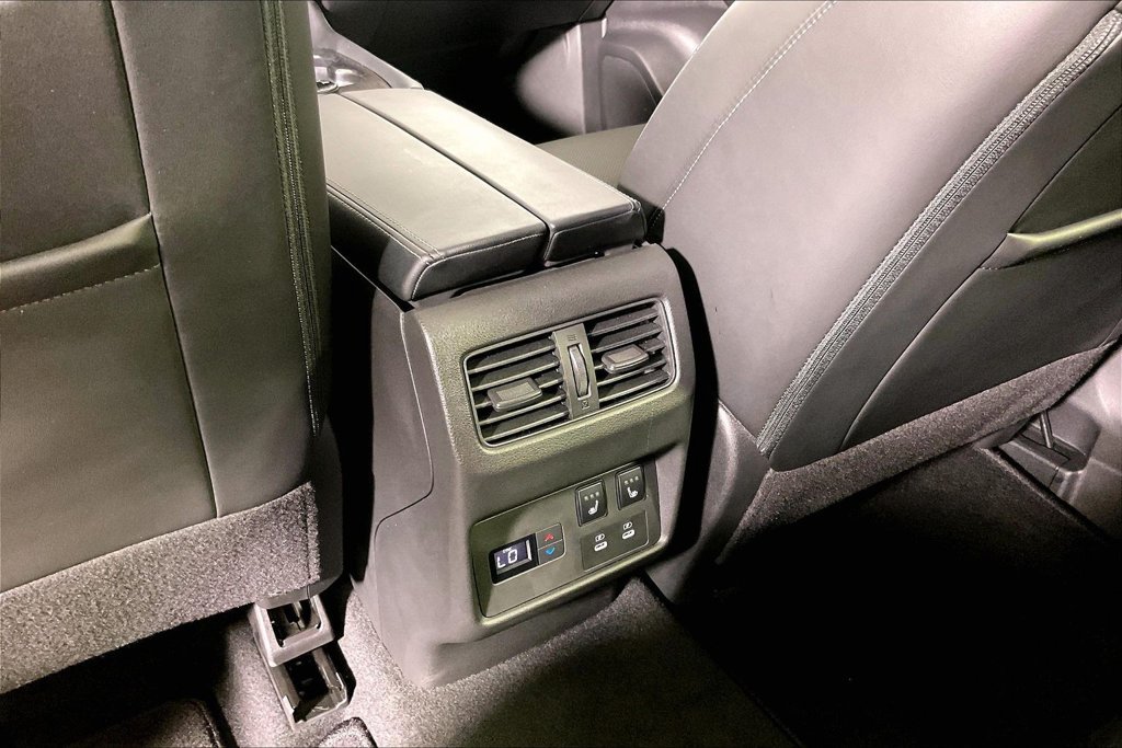 Used 2026 Nissan Rogue Platinum w/ Platinum Premium Package AWD/4WD image 30