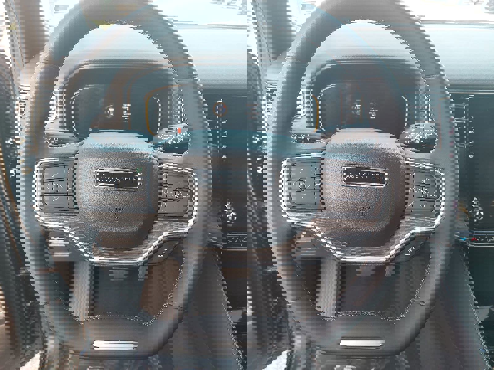 Used 2024 Jeep Wagoneer L Series II image 17