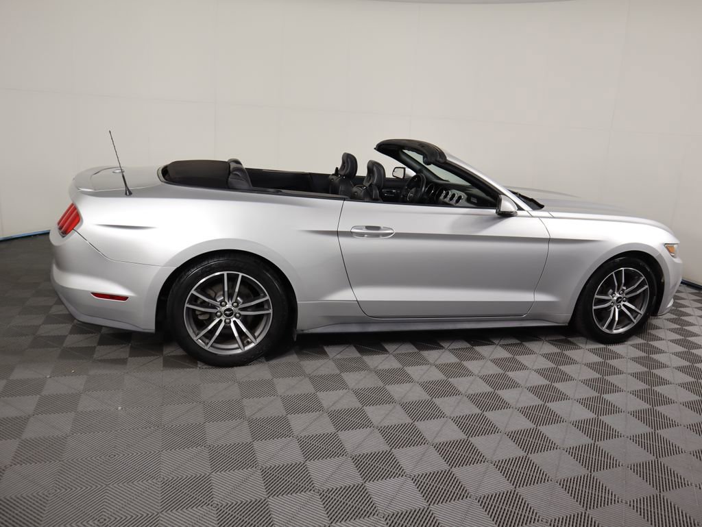 Used 2016 Ford Mustang Premium image 4