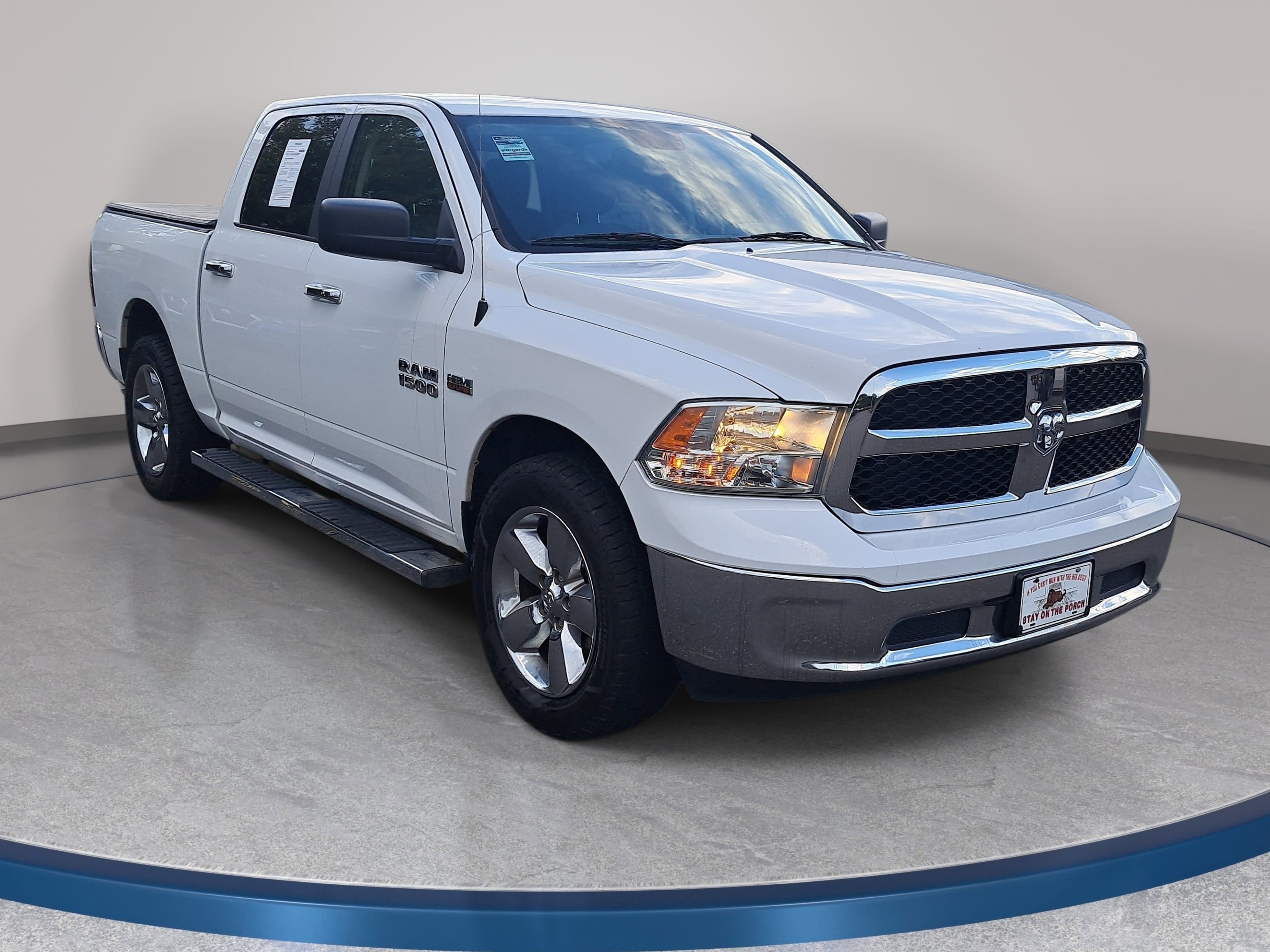 Used 2018 RAM 1500 Classic SLT AWD/4WD image 3