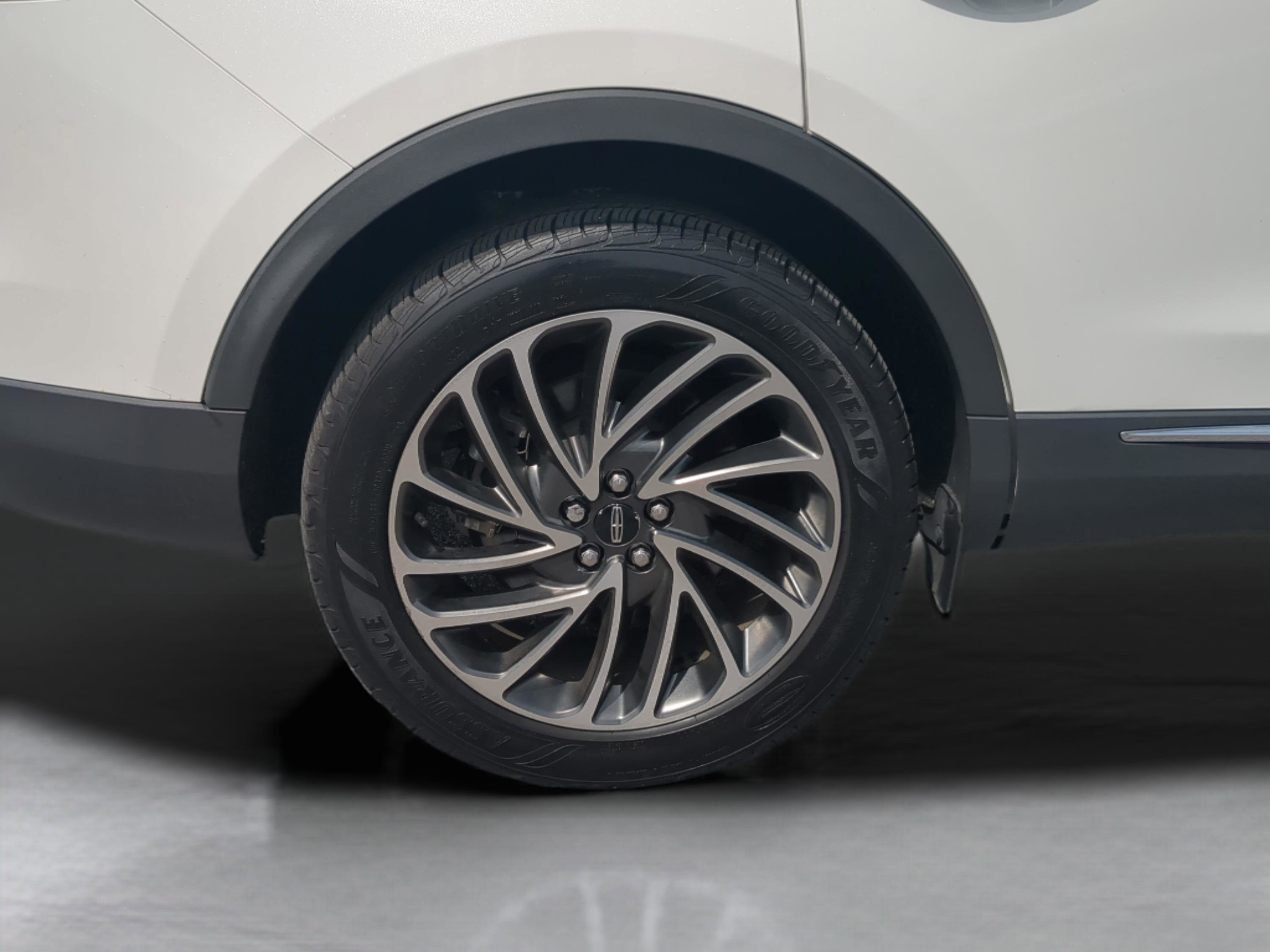 Used 2020 Lincoln Nautilus Reserve AWD/4WD image 28