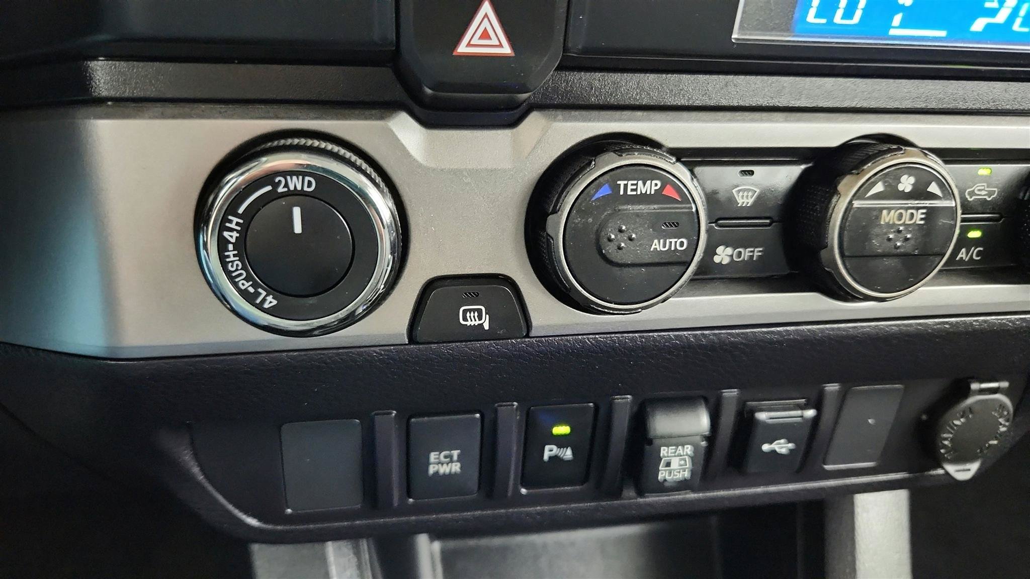 Used 2022 Toyota Tacoma SR5 AWD/4WD image 39