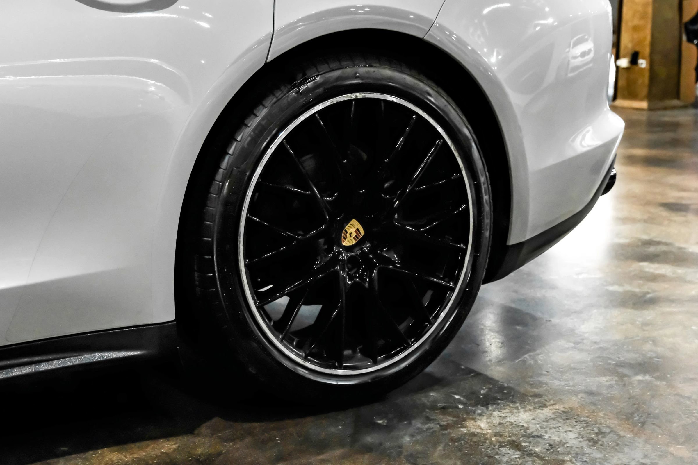 Used 2018 Porsche Panamera 4 AWD/4WD image 64