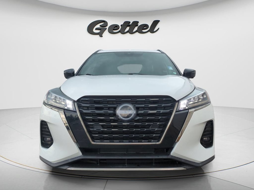 Certified 2024 Nissan Kicks SR w/ SR Premium Package FWD image 8