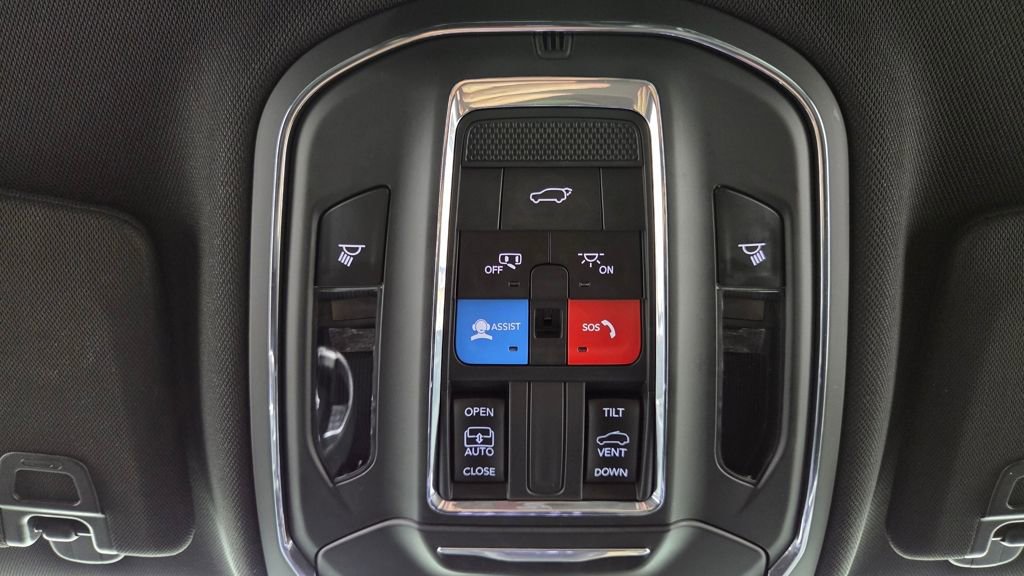 Used 2023 Jeep Grand Cherokee L Laredo image 29