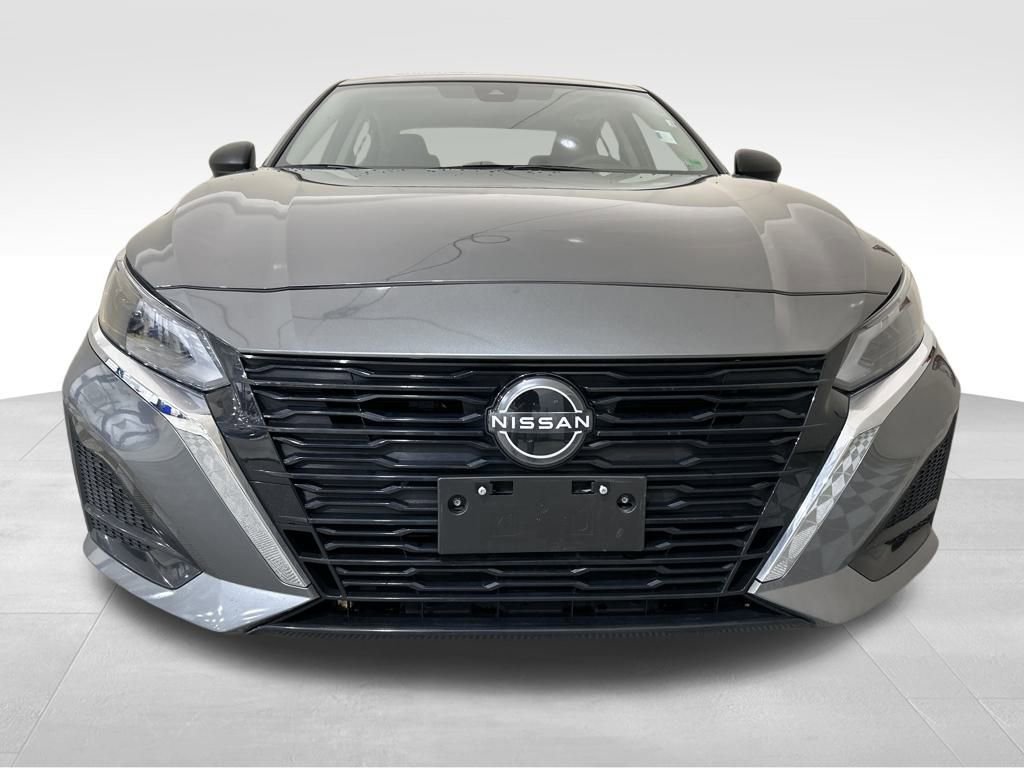 Used 2024 Nissan Altima 2.5 SV image 9