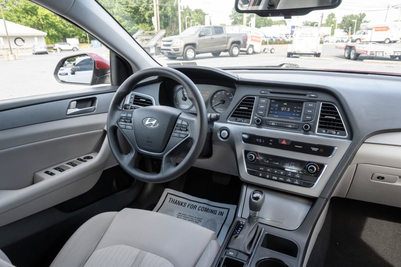 Used 2016 Hyundai Sonata SE FWD image 21