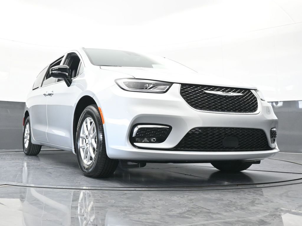 New 2026 Chrysler Pacifica Select image 61