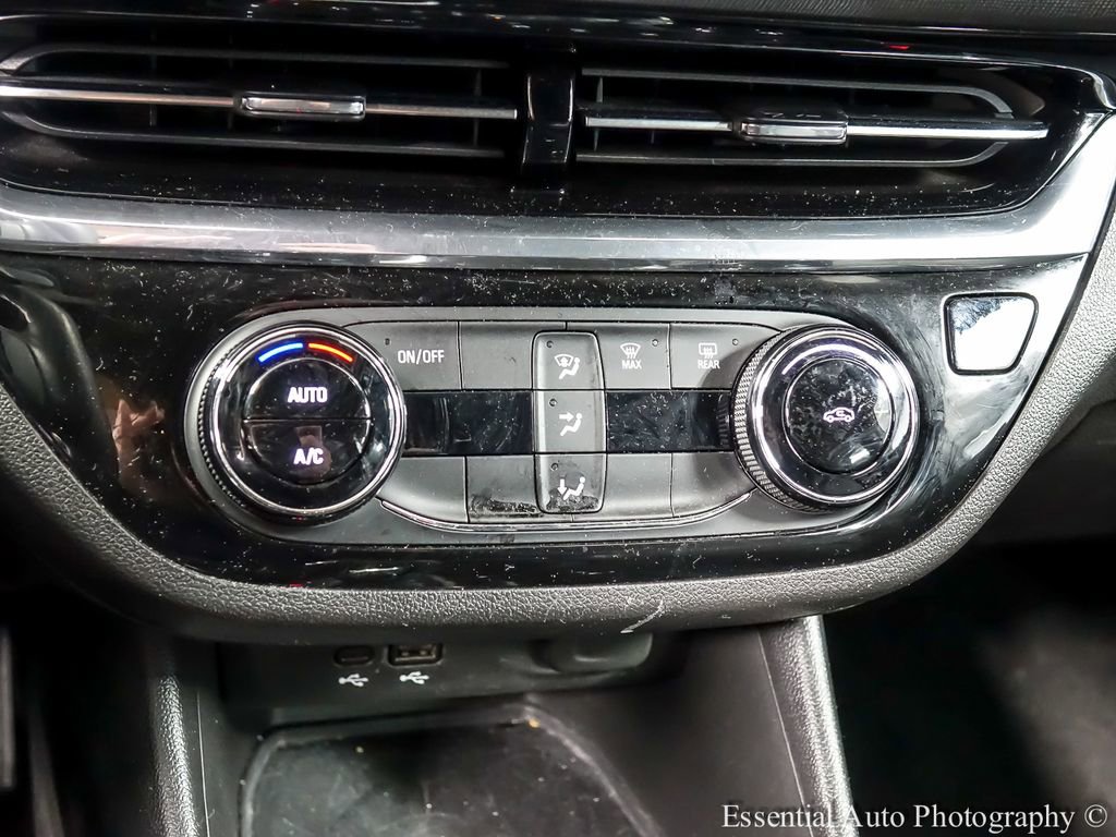 Used 2025 Buick Envista Sport Touring image 16