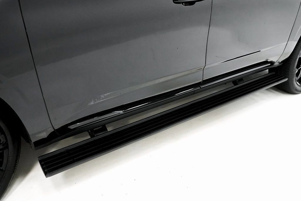 Used 2023 Cadillac Escalade ESV Sport w/ LPO, ONYX Package image 40