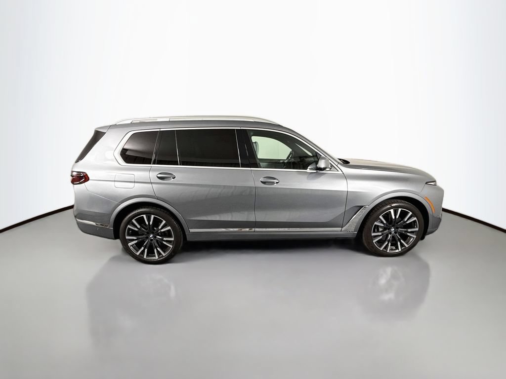 Used 2024 BMW X7 xDrive40i w/ Premium Package AWD/4WD image 8
