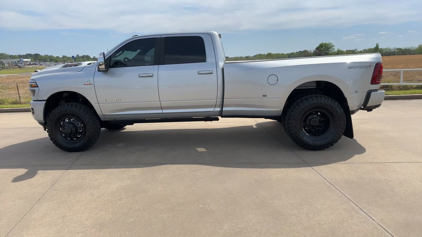 New 2026 RAM 3500 Laramie AWD/4WD image 6