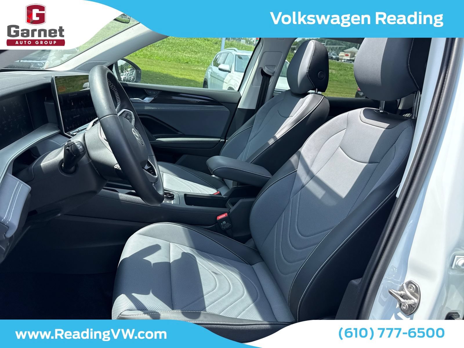 Used 2025 Volkswagen Tiguan SE w/ Panoramic Sunroof Package AWD/4WD image 10
