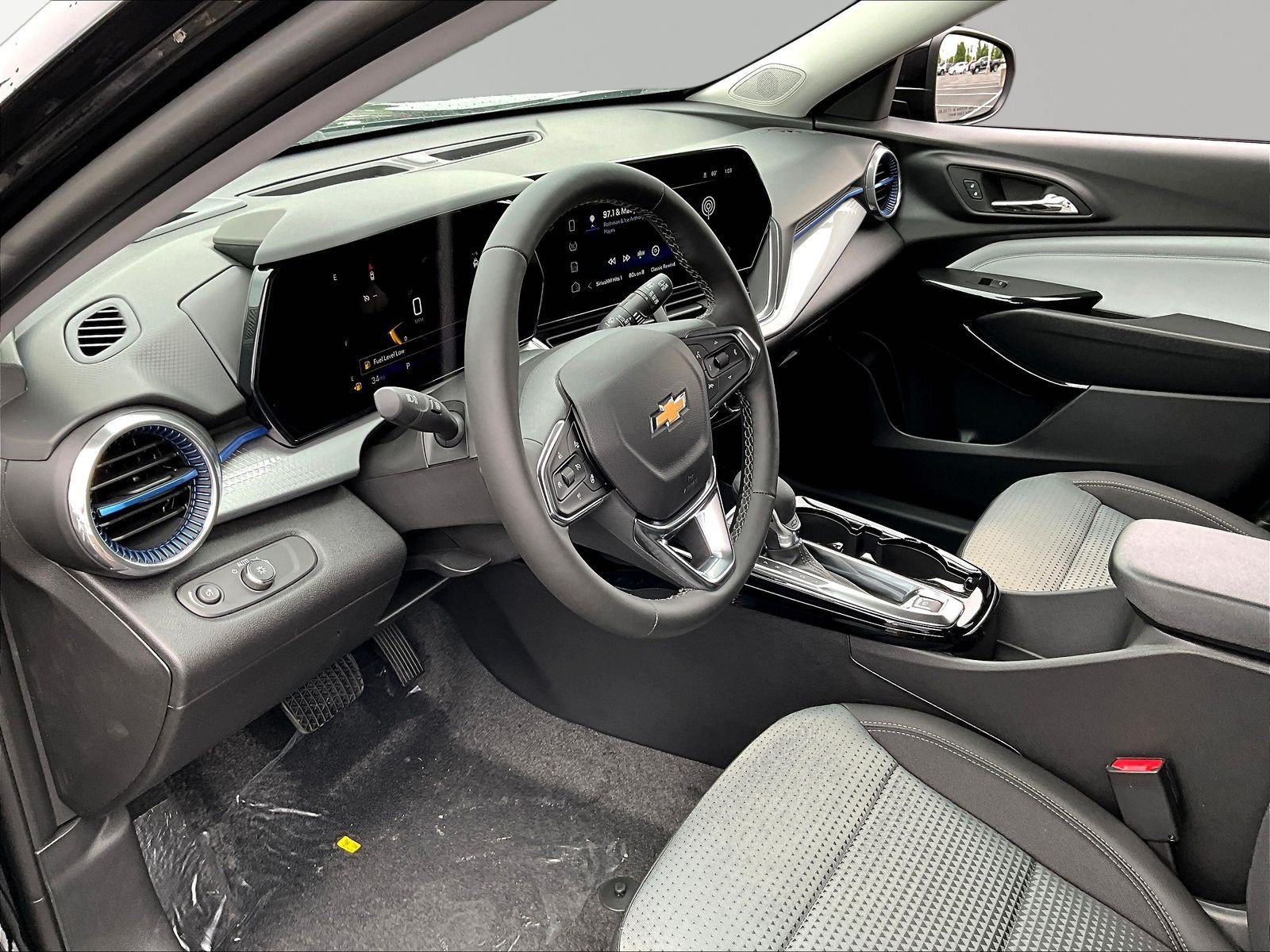 New 2026 Chevrolet Trax LT w/ LT Convenience Package FWD image 16