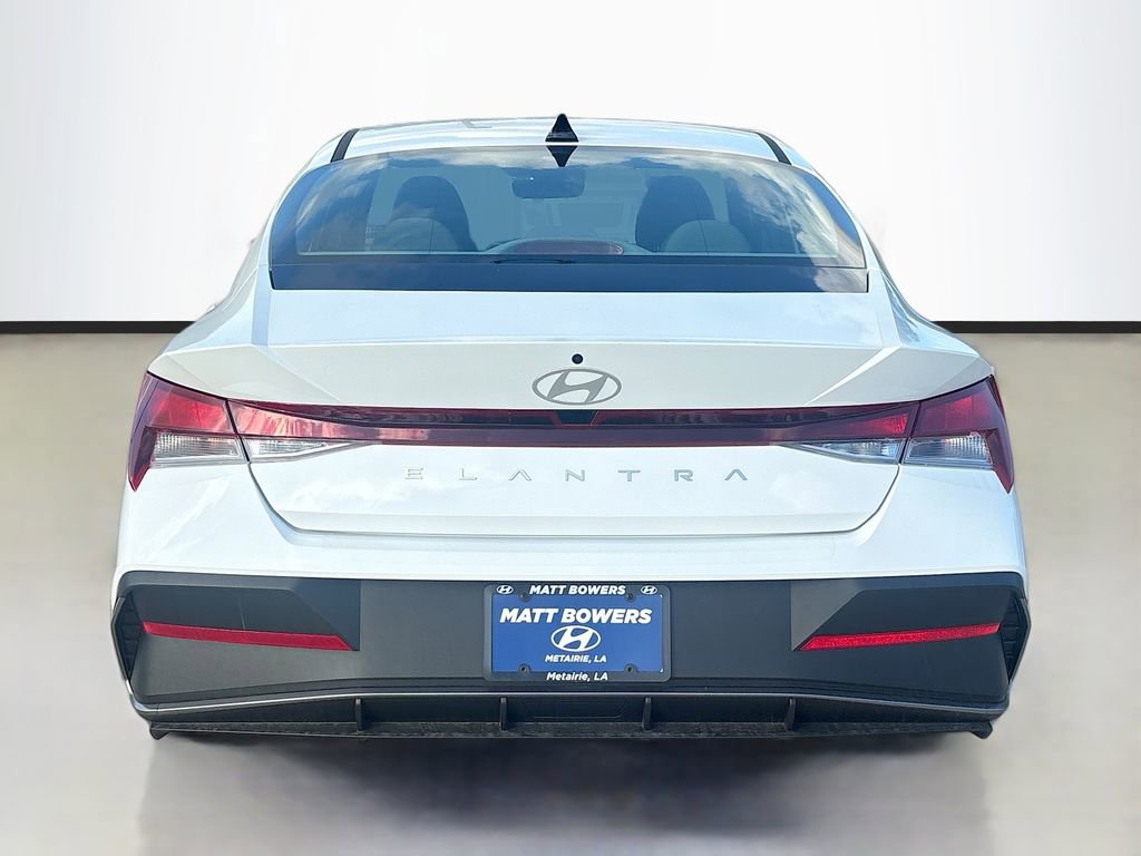 New 2026 Hyundai Elantra SE image 6