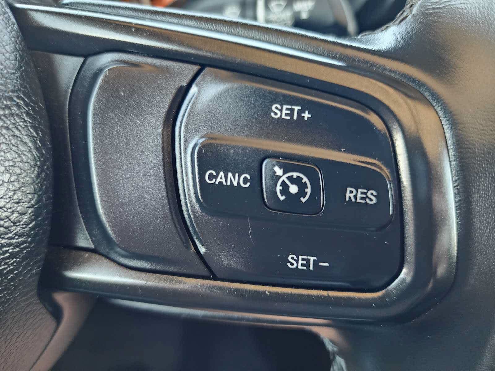 Used 2021 Jeep Gladiator Sport AWD/4WD image 21