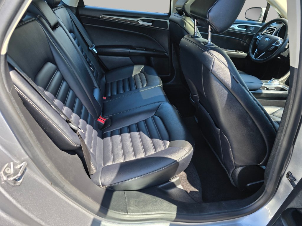 Used 2020 Ford Fusion SEL FWD image 25