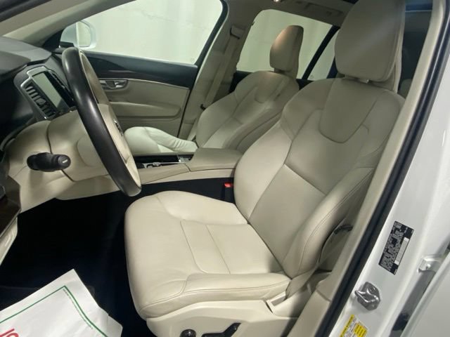 Used 2019 Volvo XC90 T5 Momentum w/ Multimedia Package AWD/4WD image 11
