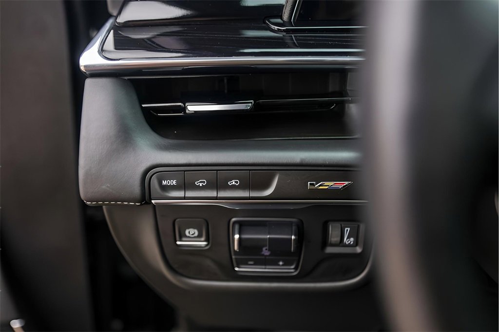 Used 2023 Cadillac Escalade V w/ LPO, ONYX Package image 18