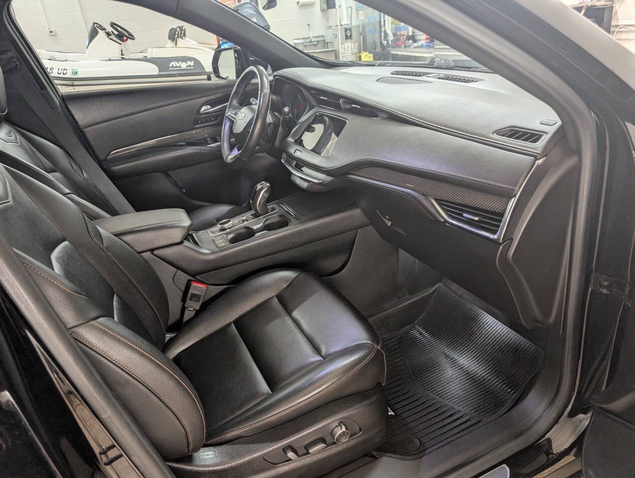 Used 2019 Cadillac XT4 Sport w/ LPO, Midnight Sport Package AWD/4WD image 18