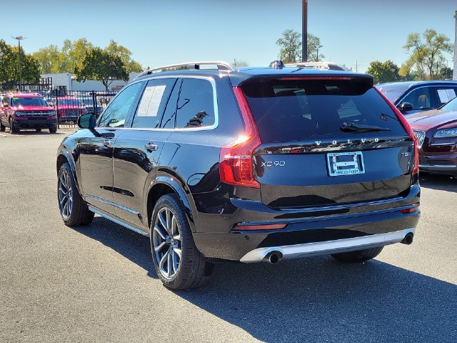 Used 2018 Volvo XC90 T5 Momentum w/ Convenience Package AWD/4WD image 3