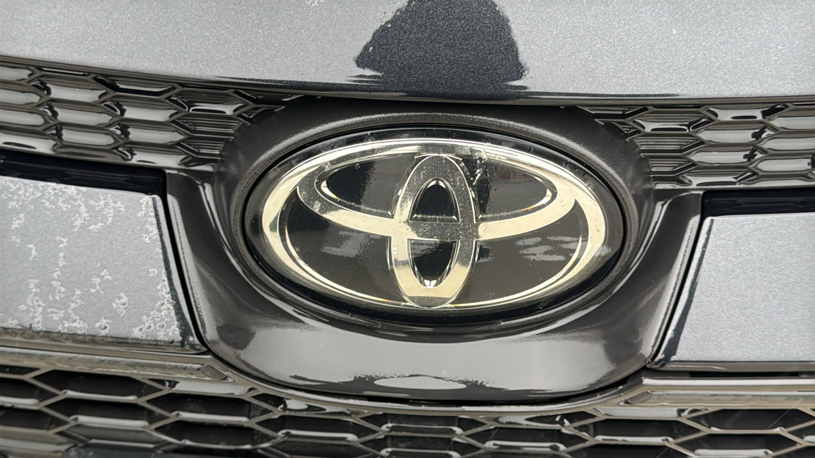 Used 2022 Toyota Corolla LE image 3