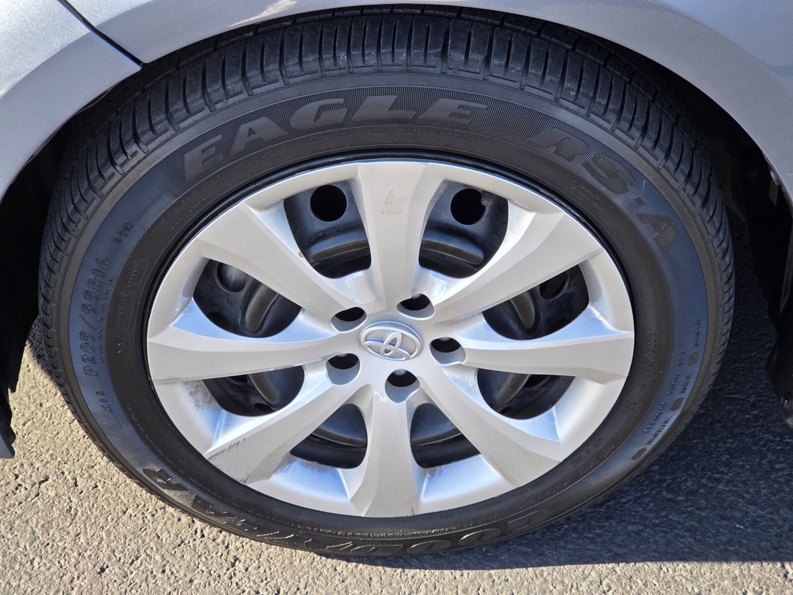 Used 2021 Toyota Corolla LE image 9