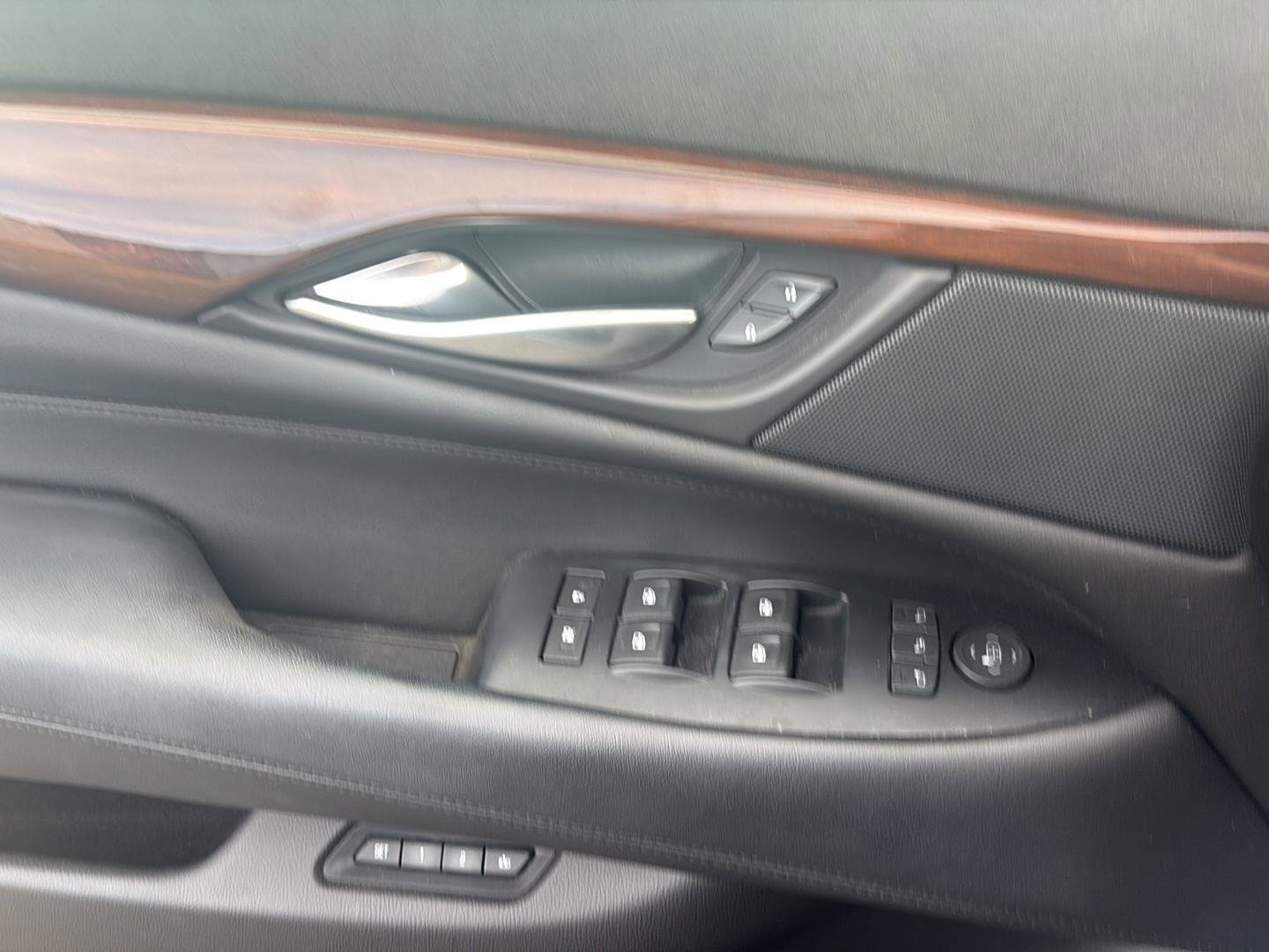 Used 2017 Cadillac Escalade Premium Luxury image 24