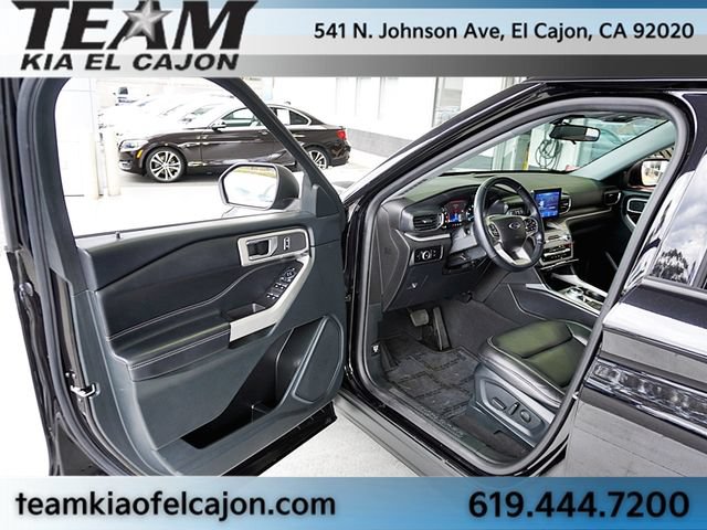 Used 2023 Ford Explorer XLT w/ Equipment Group 202A AWD/4WD image 38