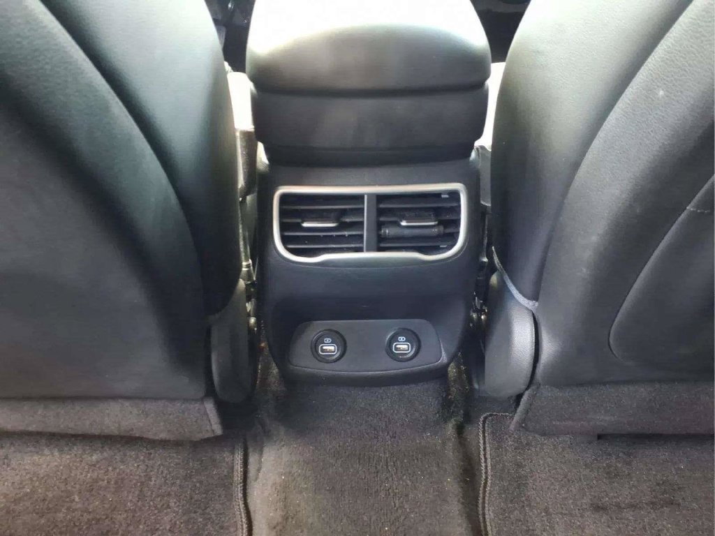 Used 2023 Hyundai Santa Fe SEL w/ Premium Package FWD image 14